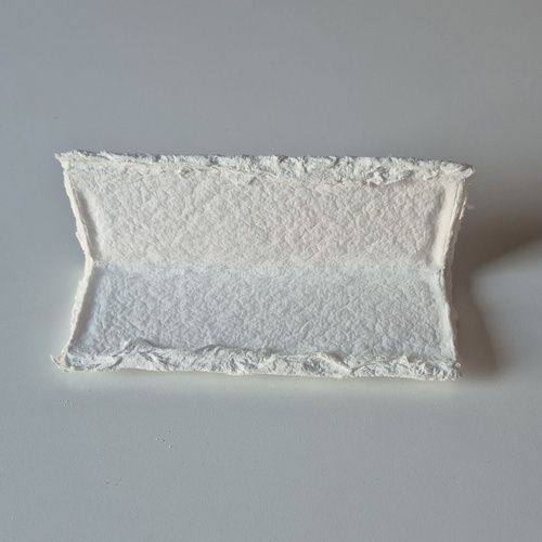 Cornière en cellulose moulée